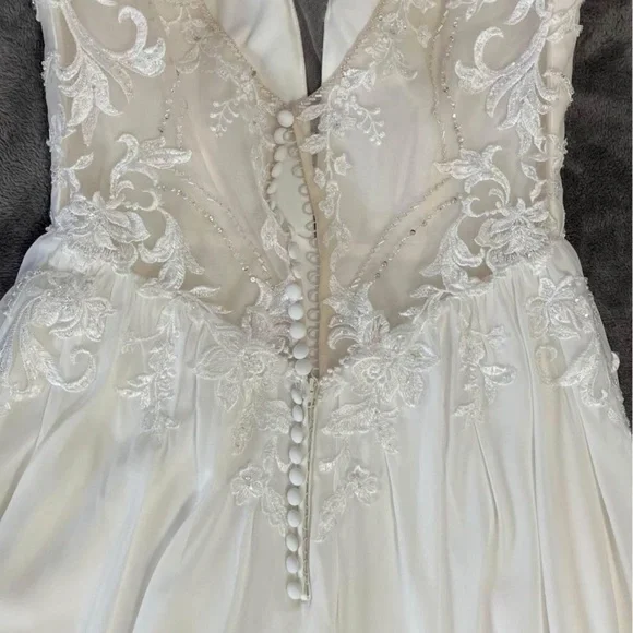 A-Line Wedding Dress w/ Sequin and Lace Detailing (Vintage Style Button-Up Back) - Picture 3 of 7